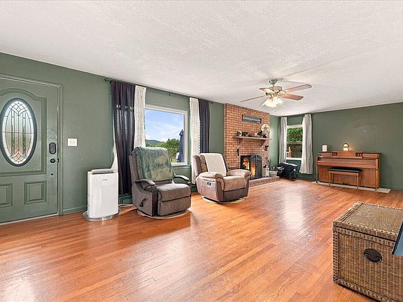 5th image of 235 Stinson Dr