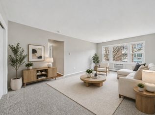 Eden Prairie Apartments, Carpentersville, IL 60110