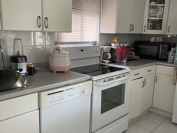 2nd image of 35 Belmont Cir