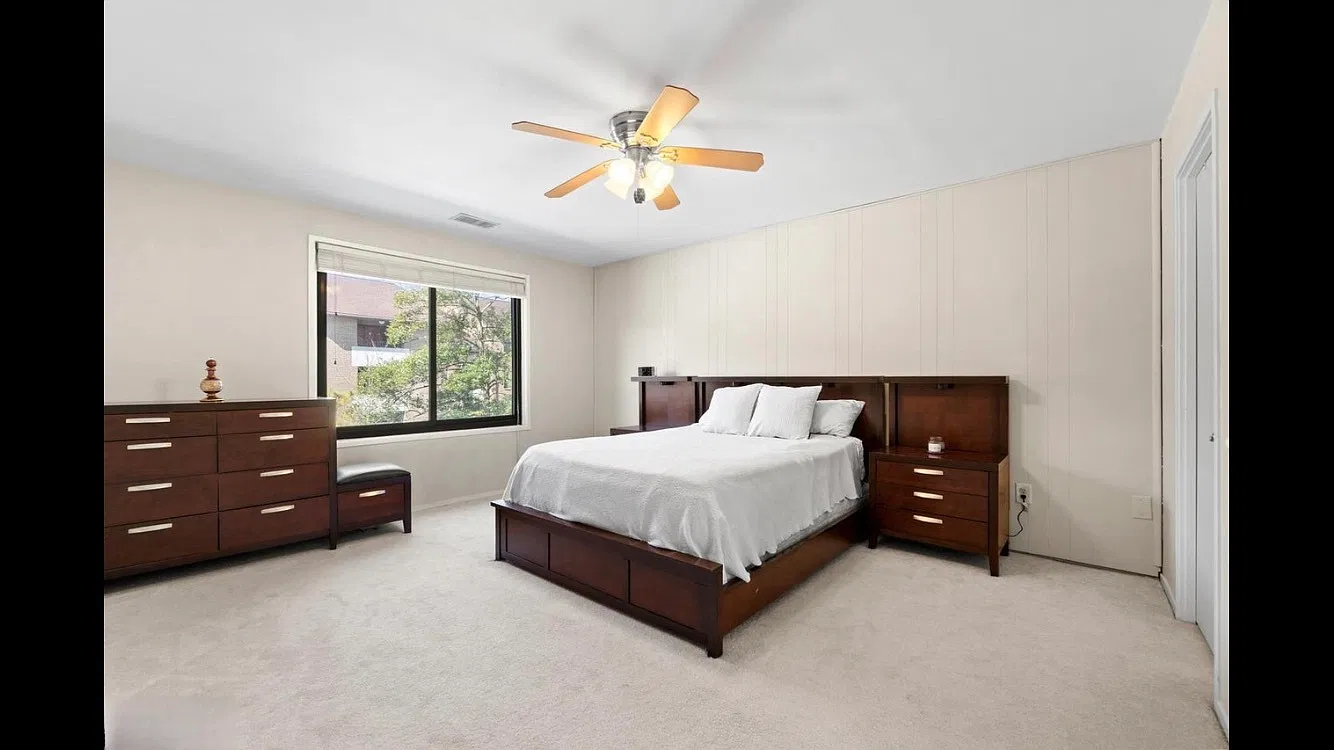 2 bed, 1351 sqft, $2,350 — Photo 1