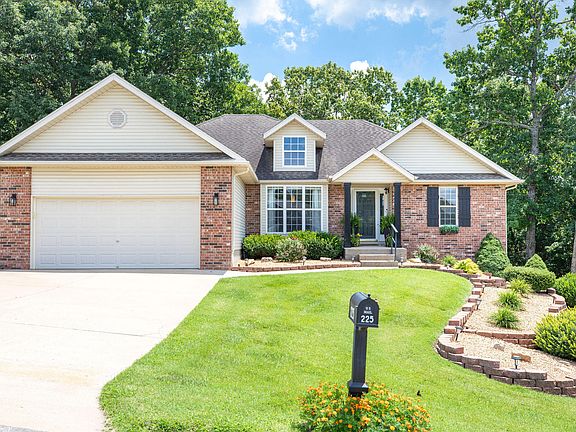 2nd image of 225 Rosewood Lane