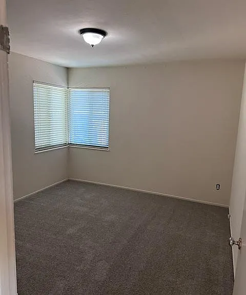 3884 Mills Way — Photo 7