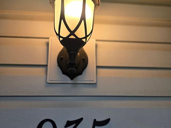 4th image of 935 Jones Rd
