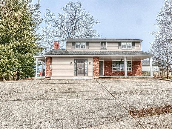 2nd image of 1 Crestview Dr