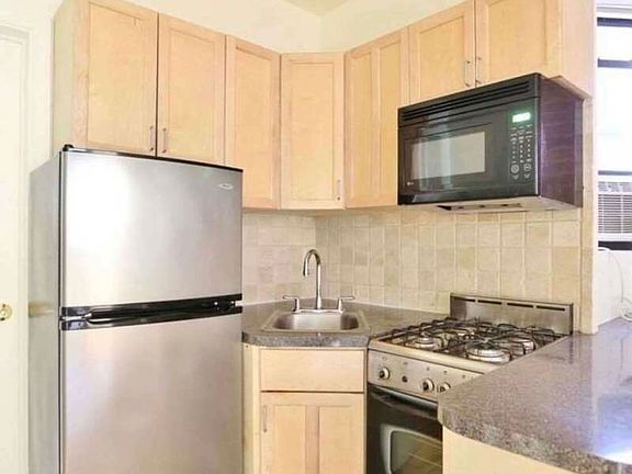 2nd image of 320 E 73rd St #2E