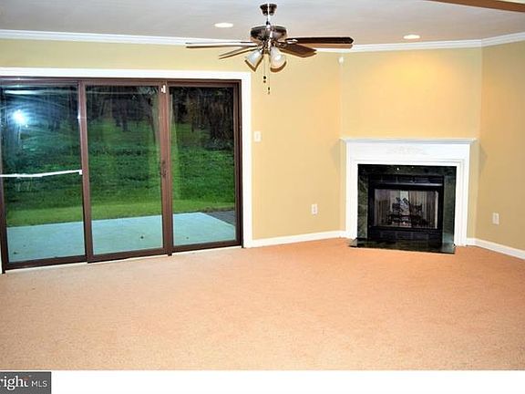 3rd image of 218 Allens Ln #529