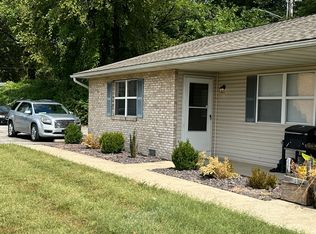 8 Christopher Dr APT 1, Belleville, IL