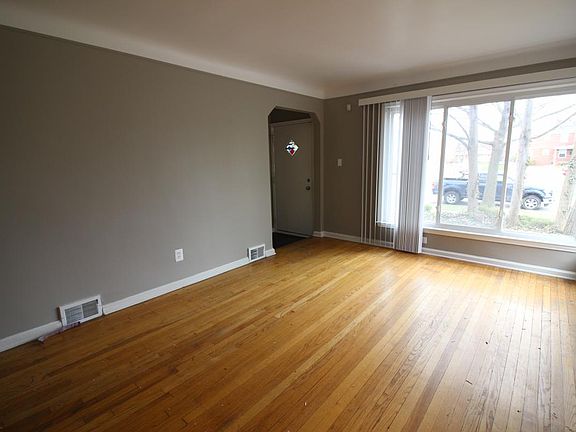 4th image of 21421 Bournemouth St