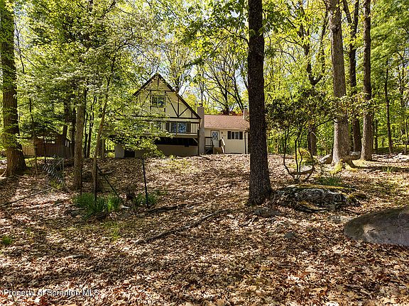 3rd image of 138 Sandstone Dr