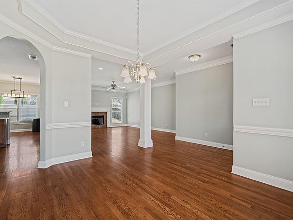 5th image of 4540 Guinevere Ln