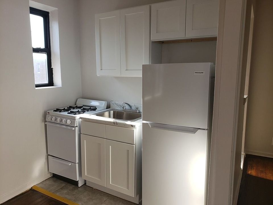 2nd image of 1364 New York Ave APT 6C