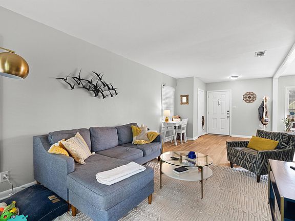 2nd image of 2633 W 45th St