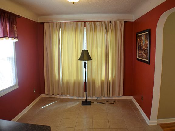 4th image of 21723 Gaukler St