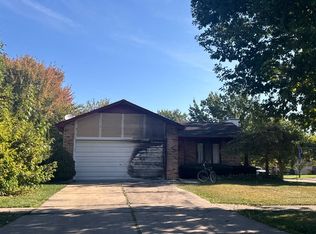 51706 Kings Pointe Dr, New Baltimore, MI