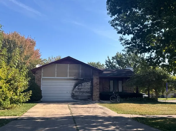 51706 Kings Pointe Dr, New Baltimore, MI 48047