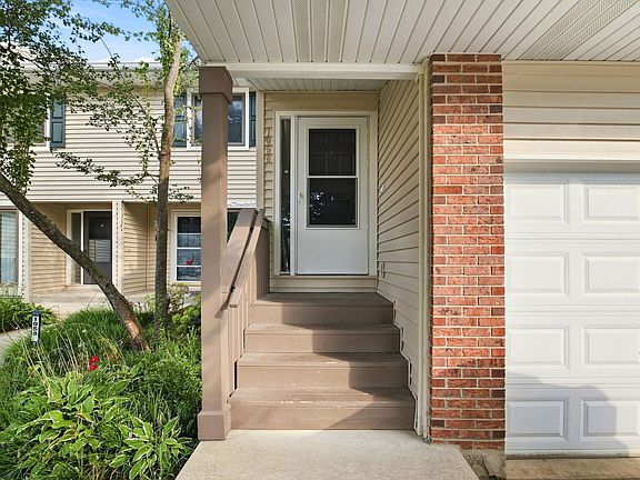 3rd image of 1056 N Pine Tree Cir #0
