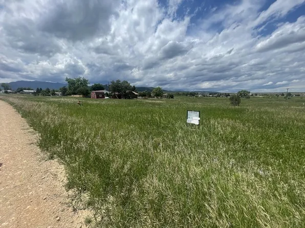 5121 Hicklin Dr, Colorado City, CO 81019