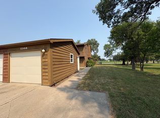 1308 4th Ave N, Wahpeton, ND 58075