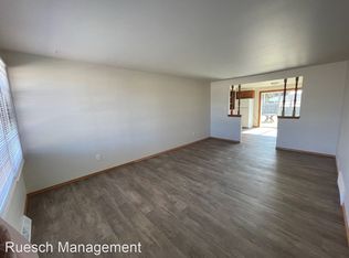 921 Abrams St, Green Bay, WI 54302