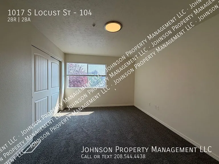 1017 S Locust St #104 — Photo 6