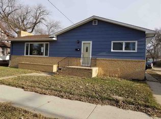 105 6th St NE, Minot, ND 58703