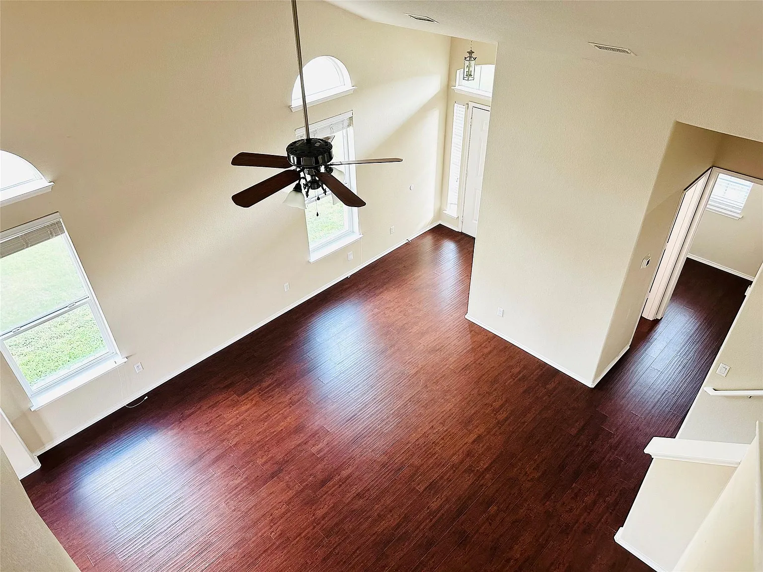 4 bed, 2.5 bath, 1763 sqft, $2,095 — Photo 4
