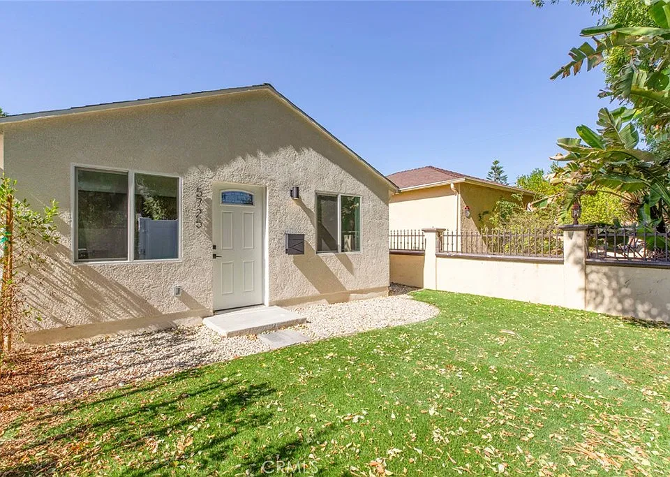5725 Rhea Ave