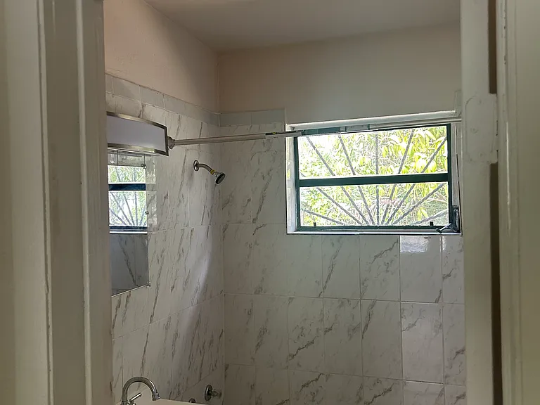 528 NW 7th St — Photo 4