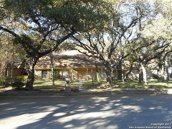 2nd image of 3739 Twisted Oaks Dr