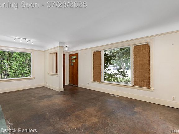 5th image of 118 Midland Blvd
