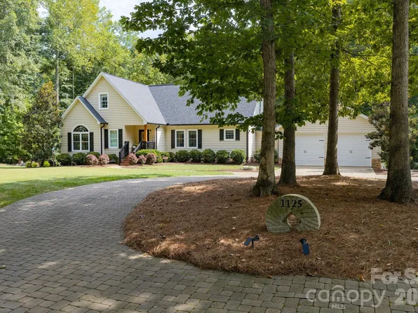 1125 Ballpark Dr, Mooresville, NC 28115