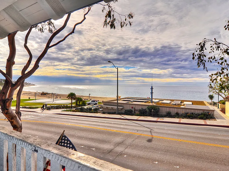 The Villas of Laguna Beach — Photo 13