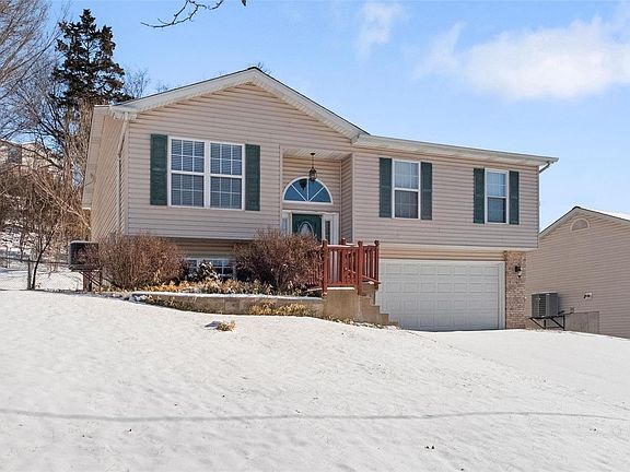 3rd image of 1707 Hilltop Ln