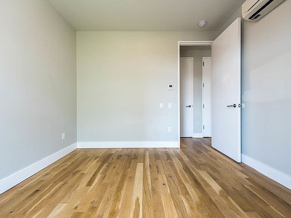 5th image of 185 Leonard St #3