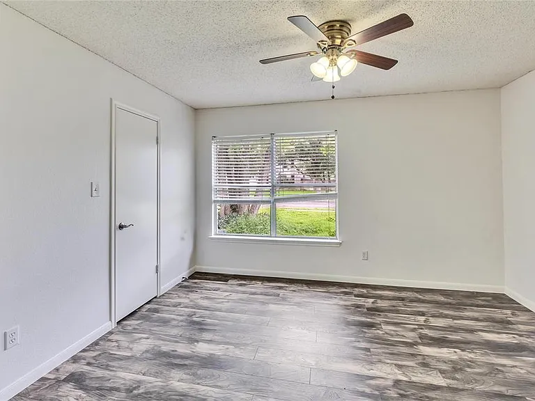 908 Dogwood Trl — Photo 9