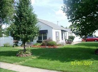 207 S Walnut St, Mentone, IN 46539