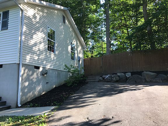 2nd image of 26057 Sycamore Dr