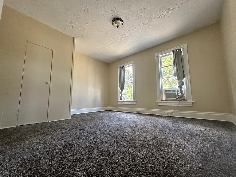 565 Thompson St #B — Photo 12