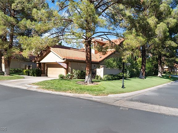 4th image of 7960 Bermuda Dunes Ave