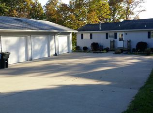 5382 N Sanford Lake Rd, Sanford, MI 48657