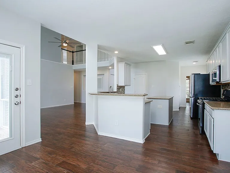 10314 Cliff Haven Ct — Photo 18