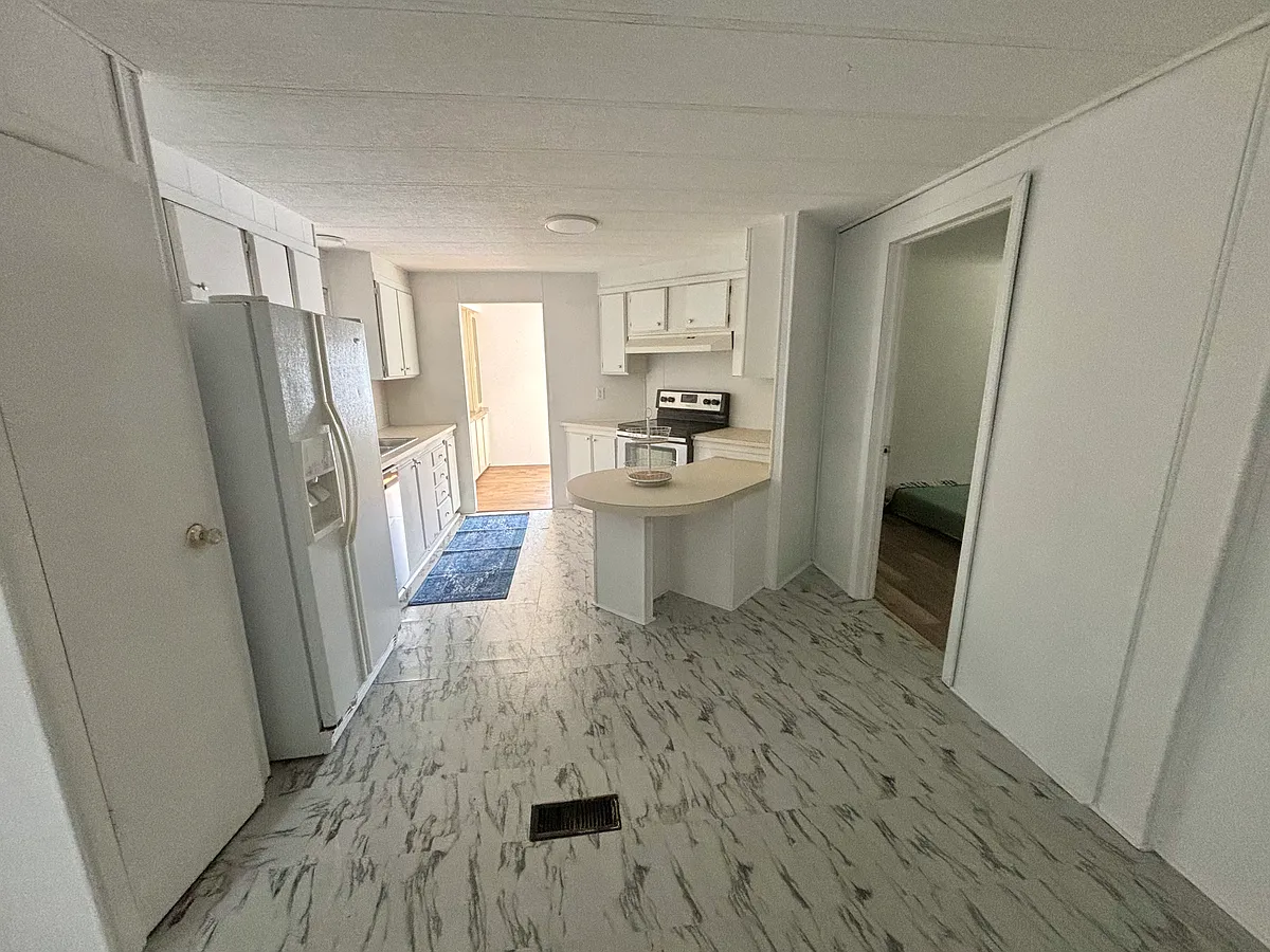 Building Photo - 11904 Cove Pl