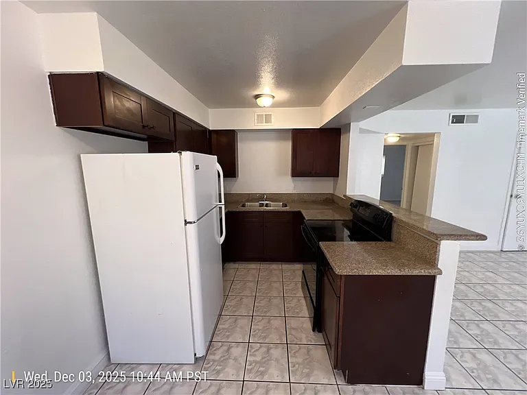 4945 Kell Ln #2 — Photo 5