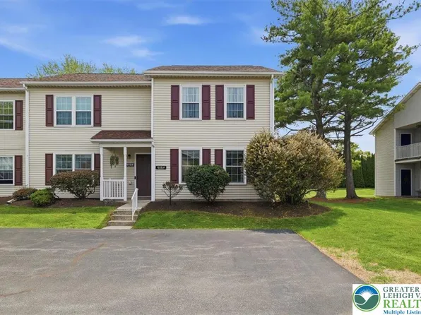 602 Briarwood Dr #A, Bethlehem, PA 18020