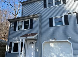 30 Gates Rd, Worcester, MA 01603
