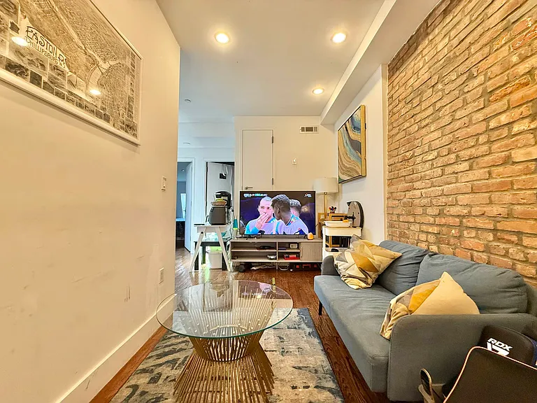 1072 Bergen St #4F — Photo 1