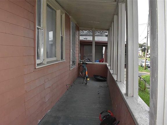 2nd image of 1225 Highland St