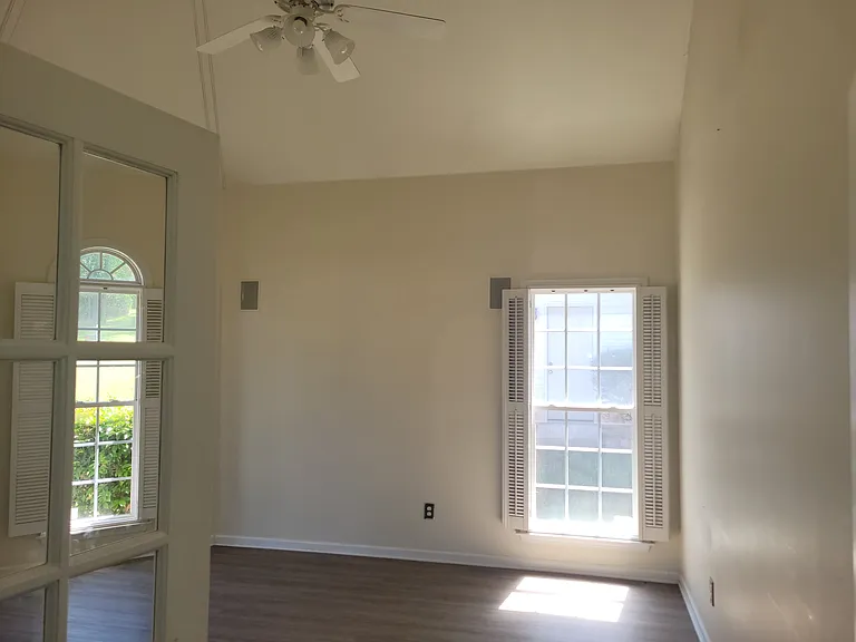618 Millrun Ct — Photo 7