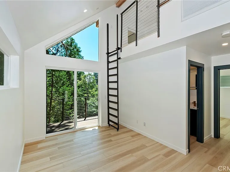 441 Oriole Dr #3 — Photo 3