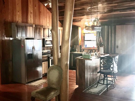 4th image of 119 Mahogany Ln